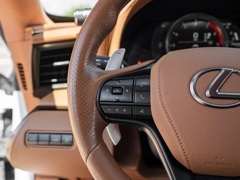 Used 2018 Lexus LC 500 Coupe RWD image 32
