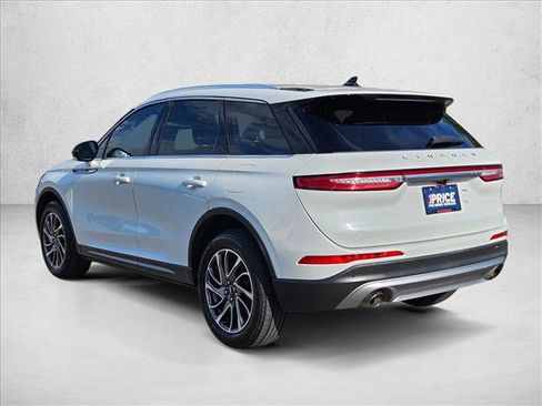 Used 2021 Lincoln Corsair FWD w/ Rear Removable Package Tray image 8