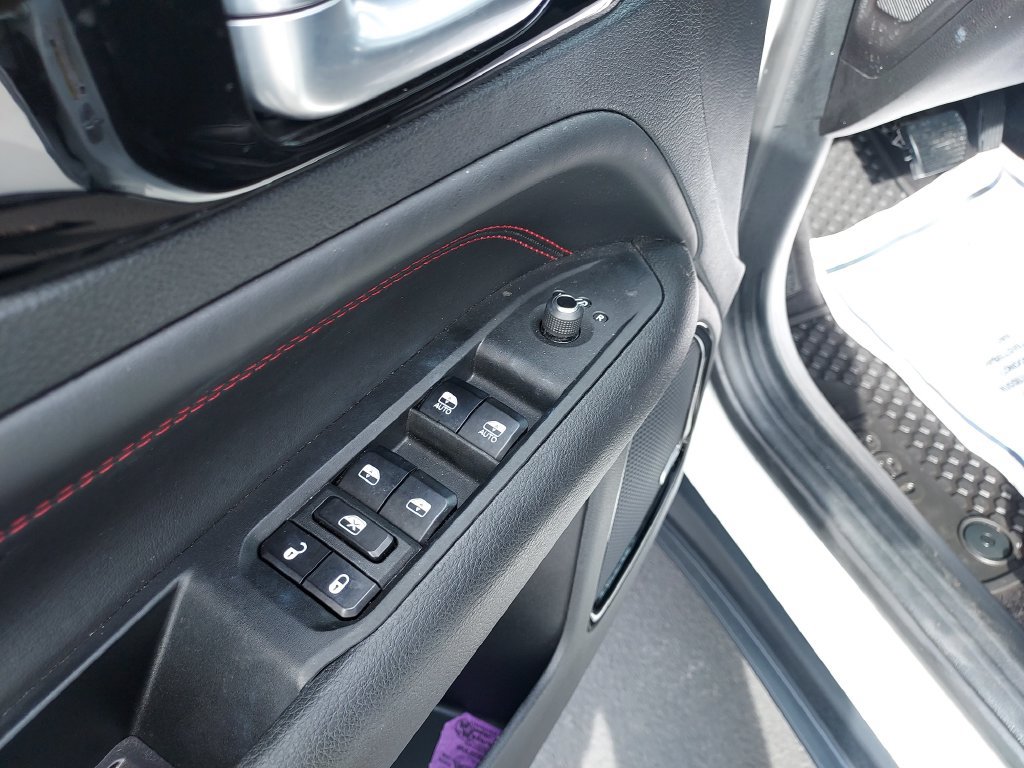 Used 2023 Jeep Compass Trailhawk w/ Sun and Sound Group AWD/4WD image 11