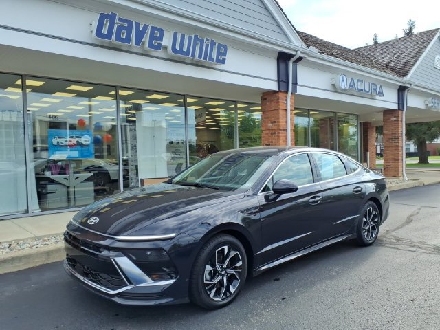 Used 2025 Hyundai Sonata SEL FWD image 1