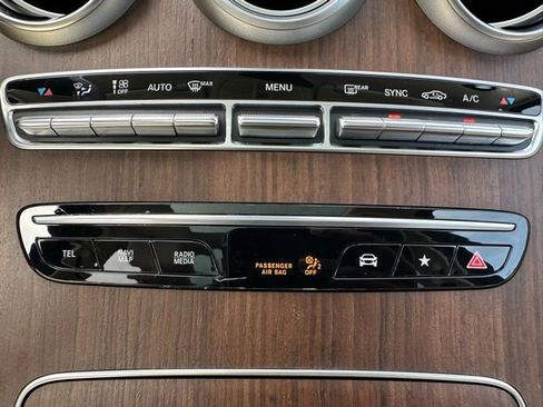 Certified 2022 Mercedes-Benz GLC 300 4MATIC image 35