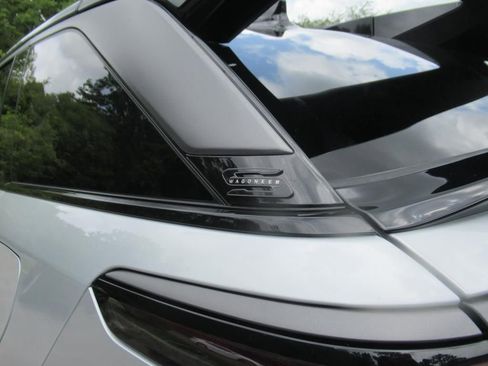 Used 2025 Jeep Wagoneer S Limited image 8