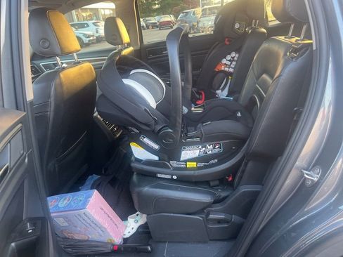 Used 2018 Volkswagen Atlas SEL Premium image 12