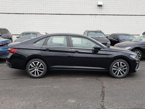 New 2026 Volkswagen Jetta SE FWD image 2