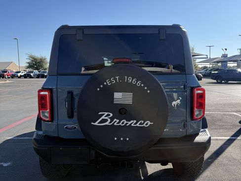 Used 2022 Ford Bronco Black Diamond image 6