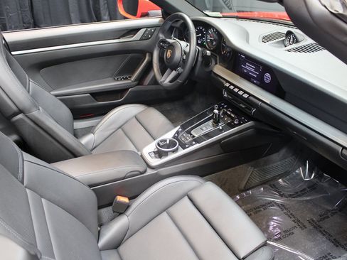 Certified 2024 Porsche 911 Carrera image 18