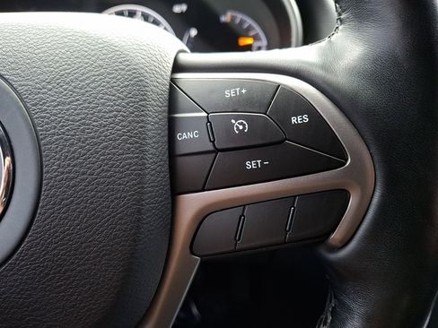 Used 2020 Jeep Grand Cherokee Altitude image 23