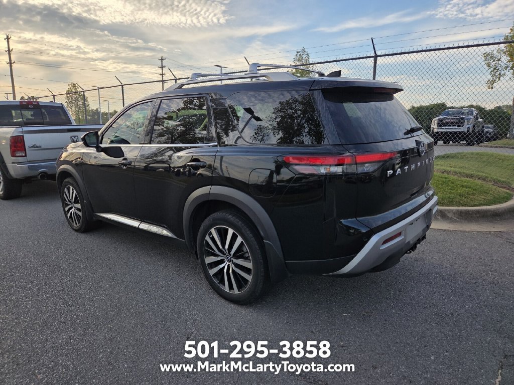 Used 2023 Nissan Pathfinder Platinum FWD image 5