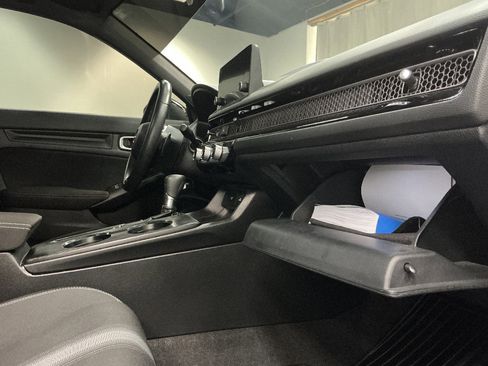 Used 2023 Honda Civic Sport image 31