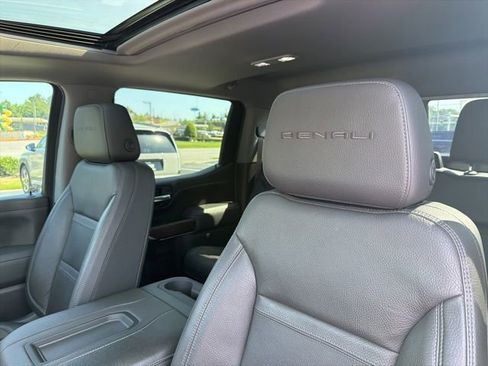 Used 2022 GMC Sierra 1500 Denali w/ Technology Package AWD/4WD image 22