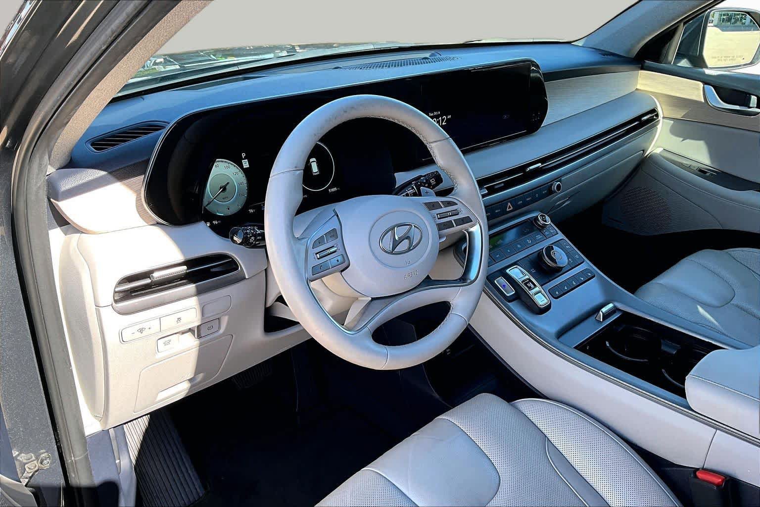 Used 2023 Hyundai Palisade Limited FWD image 14