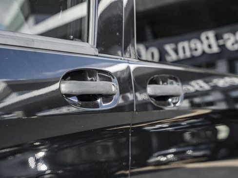 Used 2018 Mercedes-Benz Metris Passenger image 12