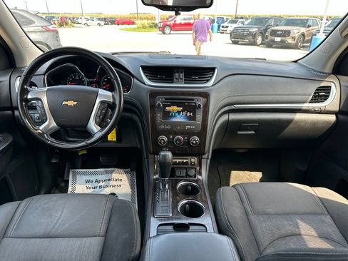 Used 2015 Chevrolet Traverse LT w/ Style and Technology Package FWD image 21