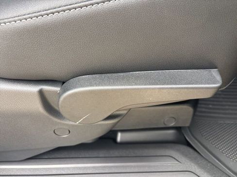 New 2026 Chevrolet Traverse LT image 19