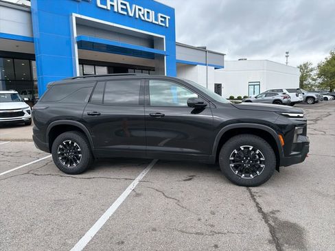 New 2026 Chevrolet Traverse Z71 w/ Driver Confidence Package AWD/4WD image 2