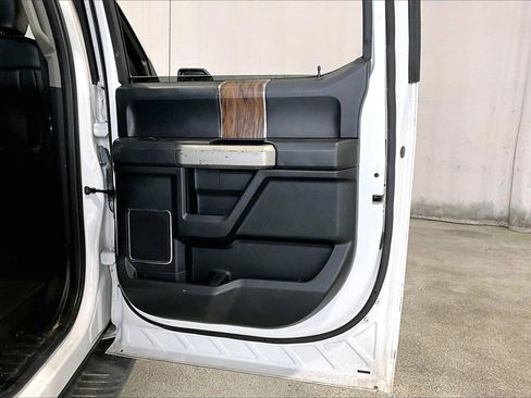 Used 2020 Ford F150 Lariat image 23