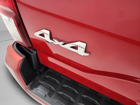 Used 2019 Toyota Tacoma SR image 13