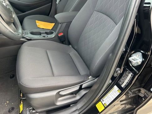 Certified 2025 Toyota Corolla LE image 9