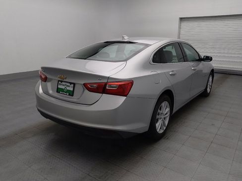Used 2018 Chevrolet Malibu LT w/ Leather Package FWD image 9