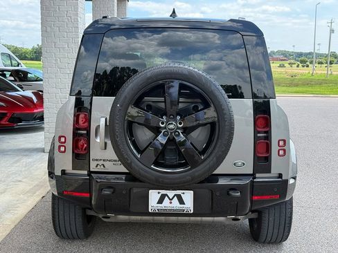 Used 2023 Land Rover Defender 110 X-Dynamic SE AWD/4WD image 8