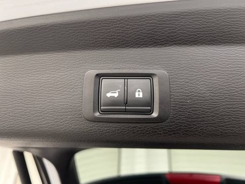 Used 2025 Mitsubishi Outlander SE AWD/4WD image 46