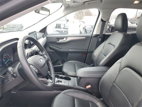 Used 2022 Ford Escape SEL image 18