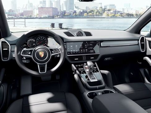 Certified 2023 Porsche Cayenne S Platinum image 5