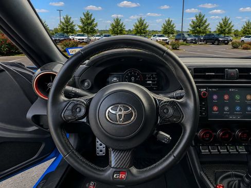 Used 2022 Toyota GR86 Premium RWD image 19