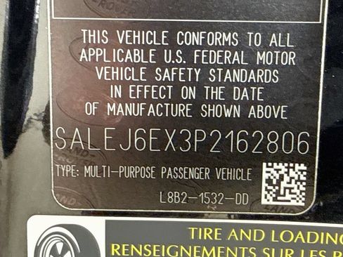 Used 2023 Land Rover Defender 90 S AWD/4WD image 28