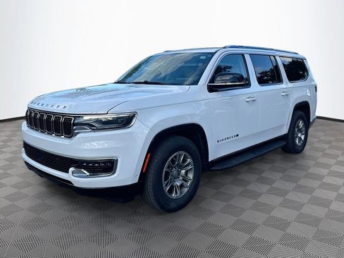 Used 2023 Jeep Wagoneer L Base image 4