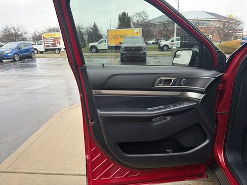 Certified 2018 Ford Explorer XLT w/ Equipment Group 201A image 12