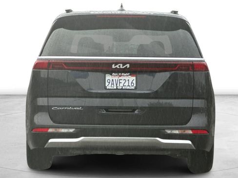 Used 2022 Kia Carnival SX Prestige image 5