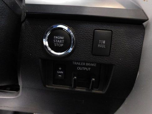 Used 2021 Toyota Tundra Platinum image 29