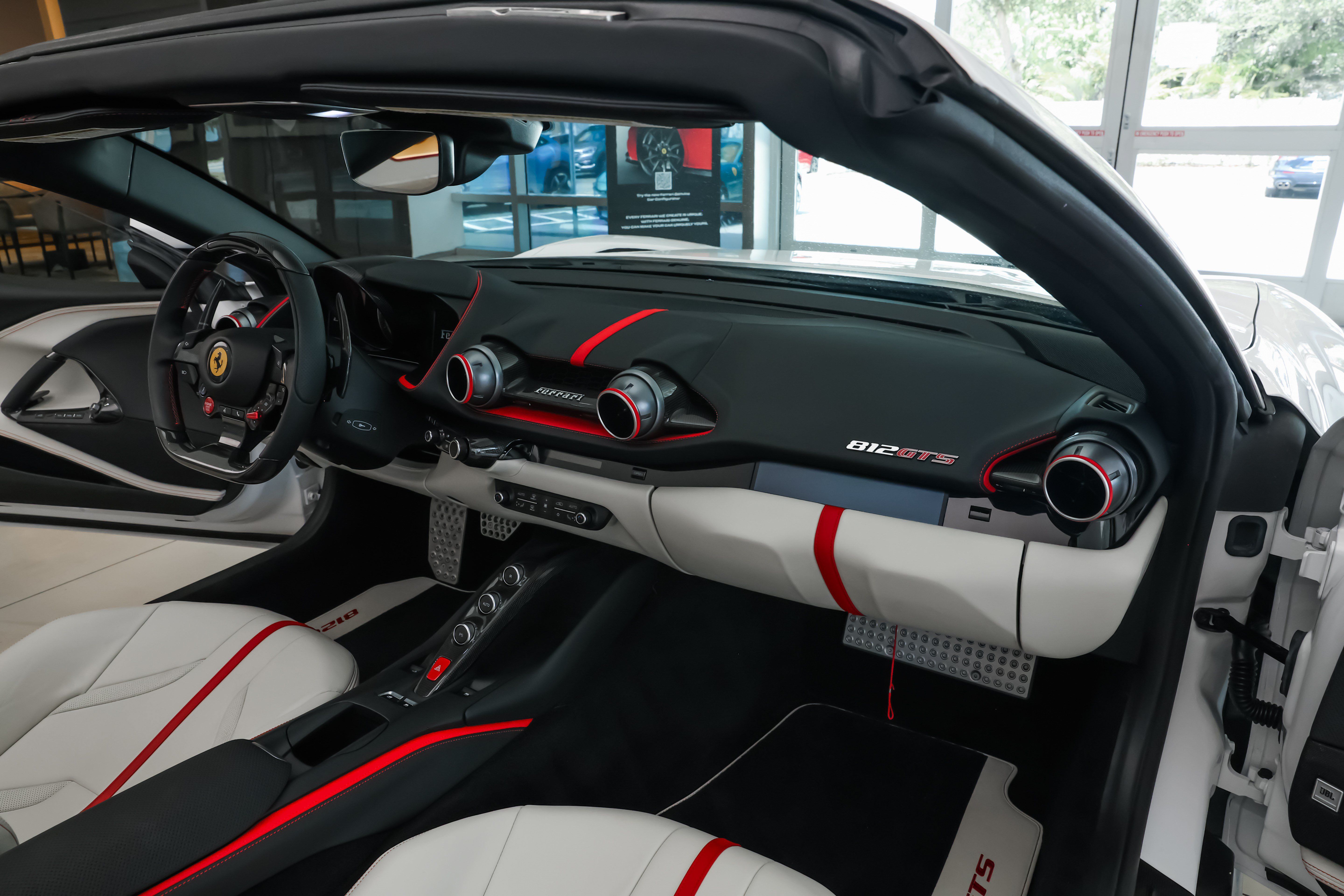 Used 2023 Ferrari 812 GTS RWD image 9