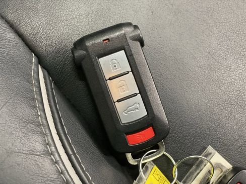 Used 2018 Mitsubishi Outlander GT image 28