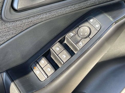Used 2023 Nissan Rogue S AWD/4WD image 17