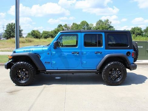 Used 2024 Jeep Wrangler Willys image 2