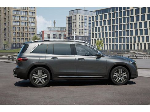 Used 2025 Mercedes-Benz EQB 250+ image 16