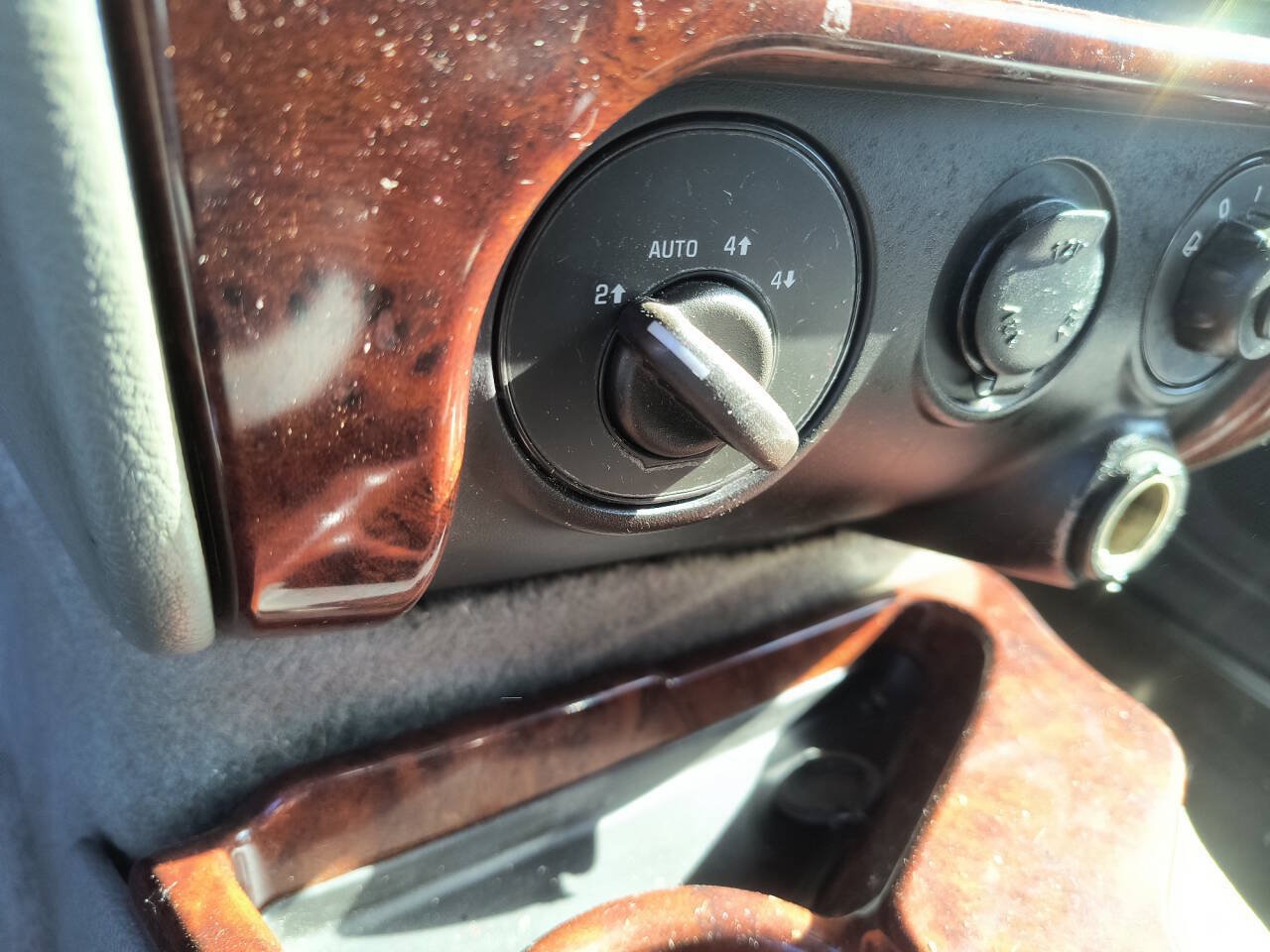 Used 2006 GMC Envoy SLT AWD/4WD image 34