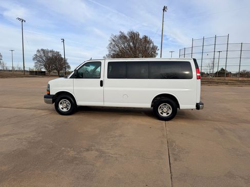 Used 2015 Chevrolet Express 2500 LT w/ LT Preferred Equipment Group image 7
