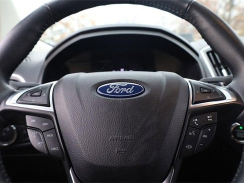 Certified 2024 Ford Edge SEL image 8