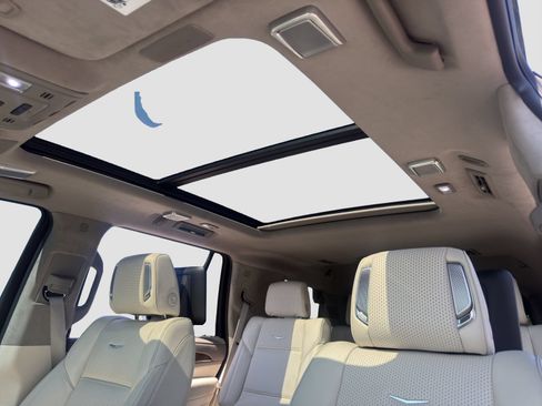 Used 2024 Cadillac Escalade Sport Platinum w/ LPO, ONYX Package AWD/4WD image 24
