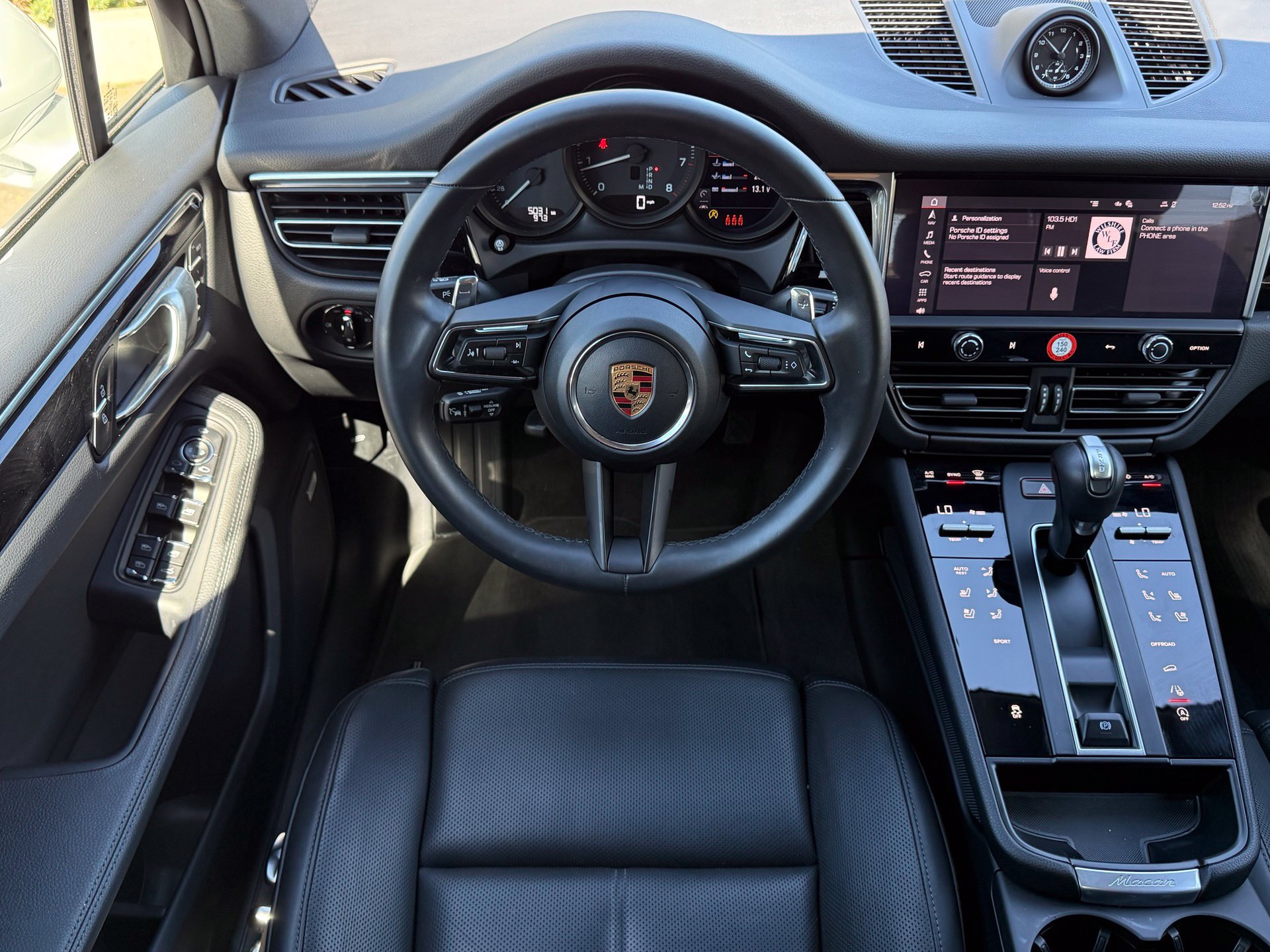 Used 2026 Porsche Macan AWD/4WD image 15