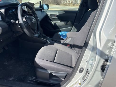 Used 2025 Toyota Corolla LE image 12