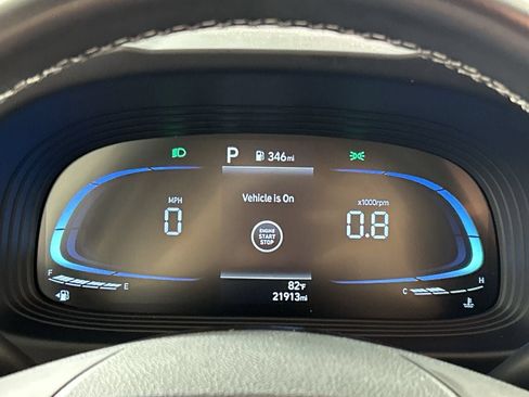 Used 2025 Hyundai Venue SEL FWD image 16