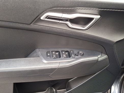 Used 2023 Kia Sportage LX image 12