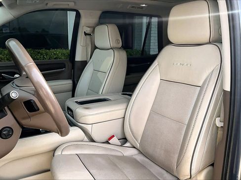 Used 2021 GMC Yukon Denali w/ Denali Ultimate Package image 8