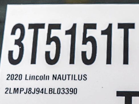 Used 2020 Lincoln Nautilus Premier AWD/4WD image 33