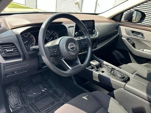 Used 2023 Nissan Rogue S AWD/4WD image 29