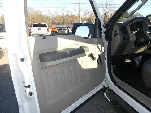 Used 2010 Ford F350 XL image 12